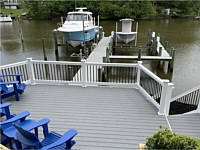 <b>Trex Select Pebble Gray Decking with White Vinyl Railing with black aluminum balusters</b>